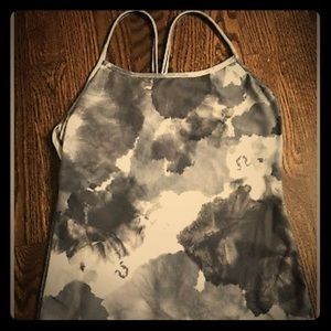🌟EUC: GREY & WHITE LULULEMON TIE DYE TANKTOP. 6.